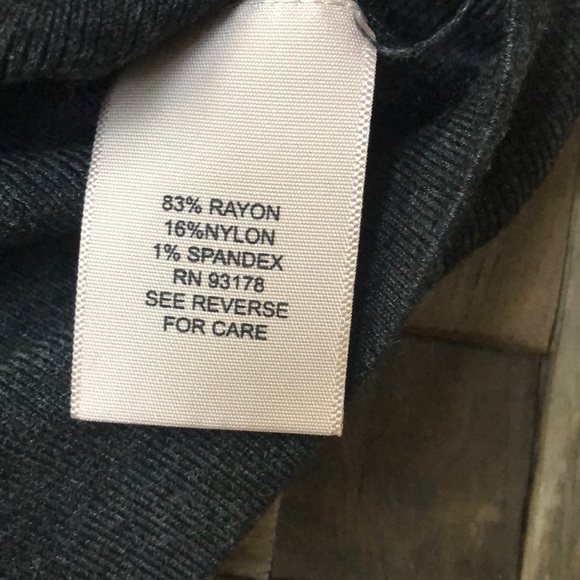 🆕Philosophy Gray scalloped sweater. Size S - Picture 8 of 13